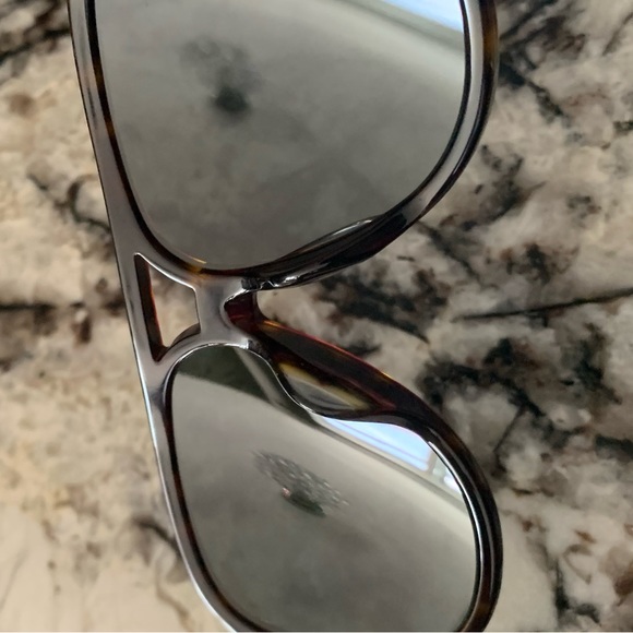 New GUCCI Havana Aviator Tortoise Sunglasses, Green & Red, Full Inclusion - Picture 9 of 16